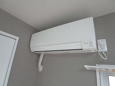 【設備】 | ラメゾン小河通 | 1年中快適なエアコン完備