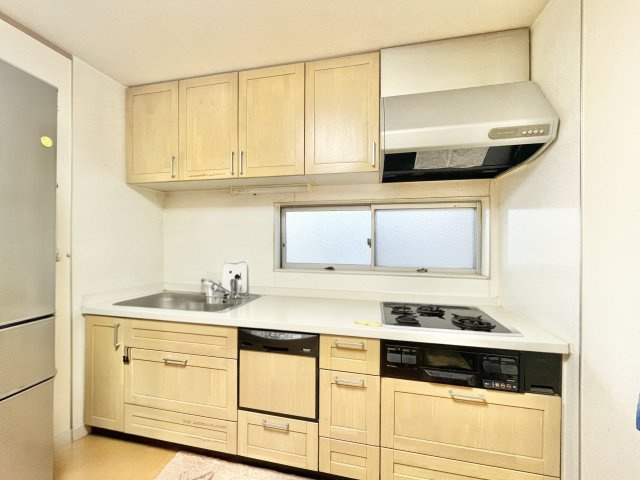 枚方市東船橋1丁目　中古一戸建てのキッチン|食洗機付きのシステムキッチン♪