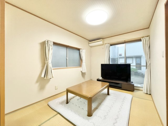 枚方市東船橋1丁目　中古一戸建ての和室|南面道路に面した日当たり良好な和室♪