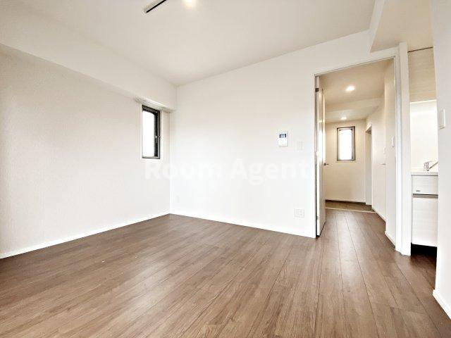 ルーエ金山の居間・リビング