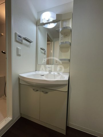 ランドセントラル梅田の独立洗面台|ランドセントラル梅田　独立洗面台