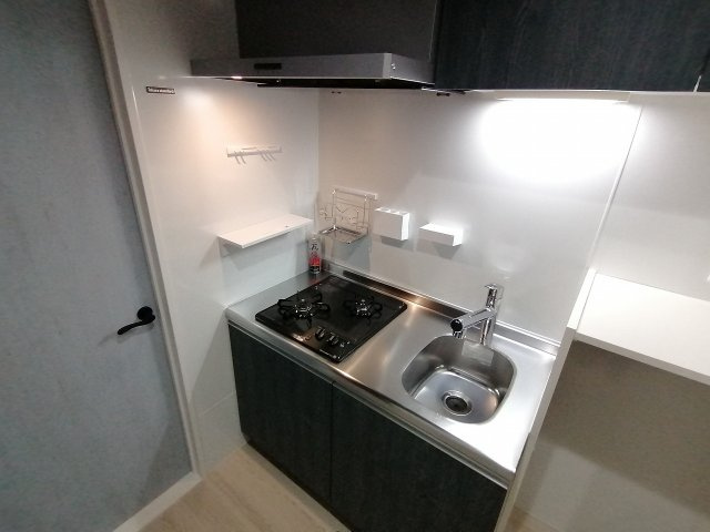 神戸市須磨区妙法寺字道正川のアパートのキッチン|システムキッチン（ガス２口）