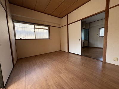 【洋室】 | 岸田マンション | 個人の部屋や寝室として使える洋室です