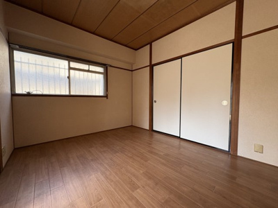 【洋室】 | 岸田マンション | コンパクトで使いやすい洋室です