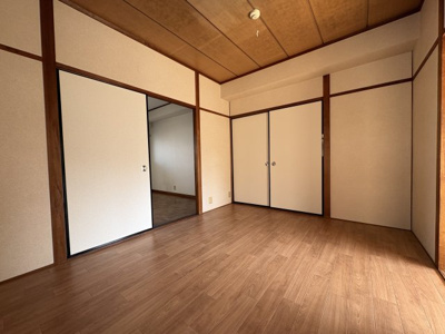 【洋室】 | 岸田マンション | スタンダードな洋室です