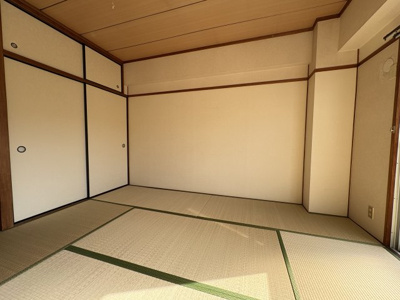 【和室】 | 岸田マンション | 柔らかい畳が心地よい和室