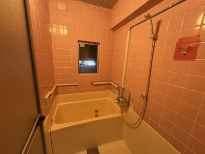 【浴室】 | 岸田マンション | コンパクトで使いやすいお風呂です