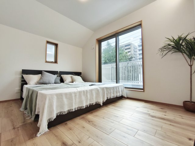 杉並区上荻3丁目 限定1棟の洋室|2階6.0帖洋室
バルコニーに面し開放感溢れる一室
主寝室にもピッタリです