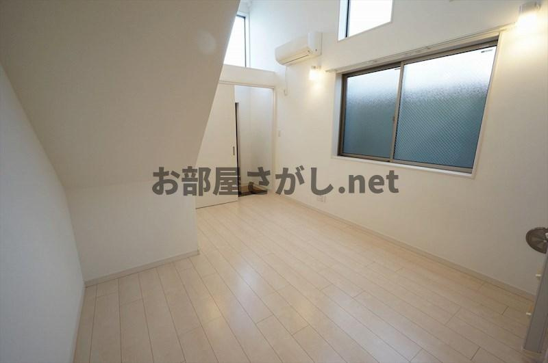 【広々ロフトが特徴！池袋駅徒歩圏内！】CIK24(シーアイケー24)の居間・リビング