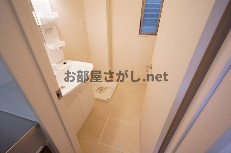 【広々ロフトが特徴！池袋駅徒歩圏内！】CIK24(シーアイケー24)の洗面所