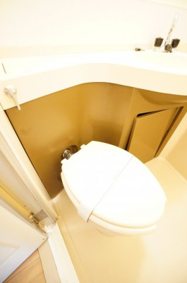 【トイレ】 | グリーンコーポ旭 | ※同物件・反転タイプの写真です。