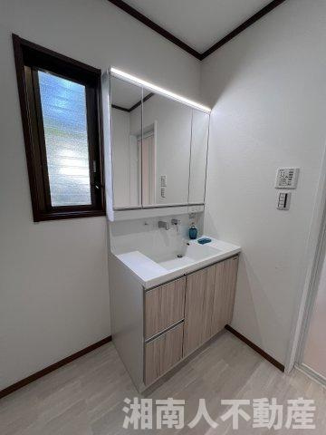 藤沢市下土棚２３７－１０戸建ての独立洗面台|朝の身支度には欠かせない独立洗面化粧台