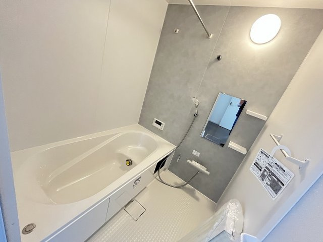 【浴室】 | 糟屋郡宇美町宇美中央1丁目3期　1号棟（全6棟）【仲介手数料無料・0円】 | 現地写真。浴室です。