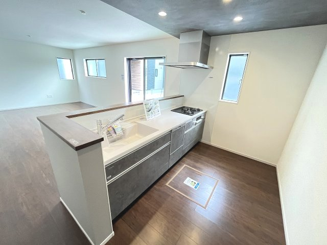 【キッチン】 | 糟屋郡宇美町宇美中央1丁目3期　1号棟（全6棟）【仲介手数料無料・0円】 | 現地写真。