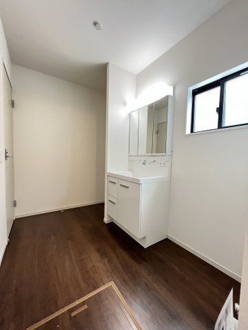 【洗面所】 | 糟屋郡宇美町宇美中央1丁目3期　1号棟（全6棟）【仲介手数料無料・0円】 | 現地写真。