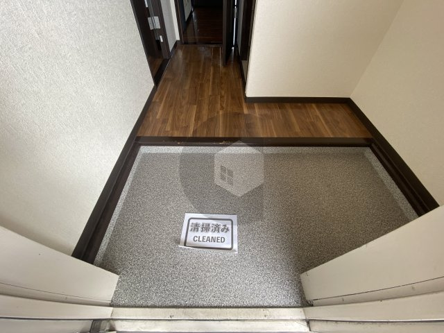 シャンポール東大阪の玄関