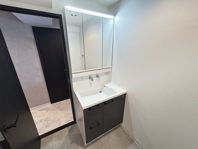 藤和ライブタウン西舞子の独立洗面台