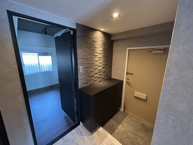 藤和ライブタウン西舞子の玄関