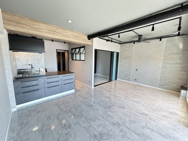 藤和ライブタウン西舞子の居間・リビング