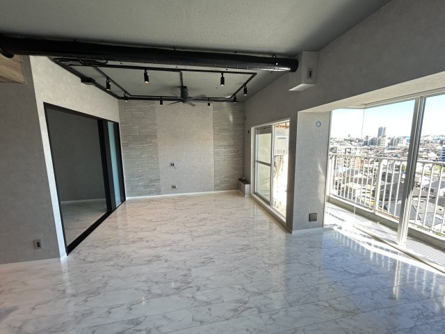 藤和ライブタウン西舞子の居間・リビング