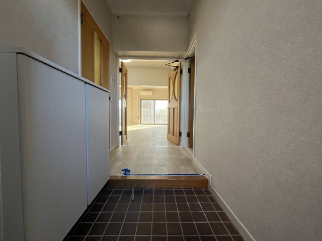 第二鳴海西住宅の玄関|リフォーム中です！202511月撮影