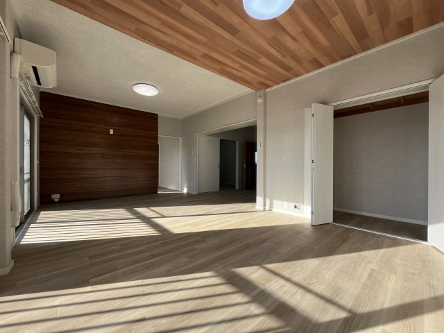 第二鳴海西住宅の居間・リビング|リフォーム中です！202511月撮影