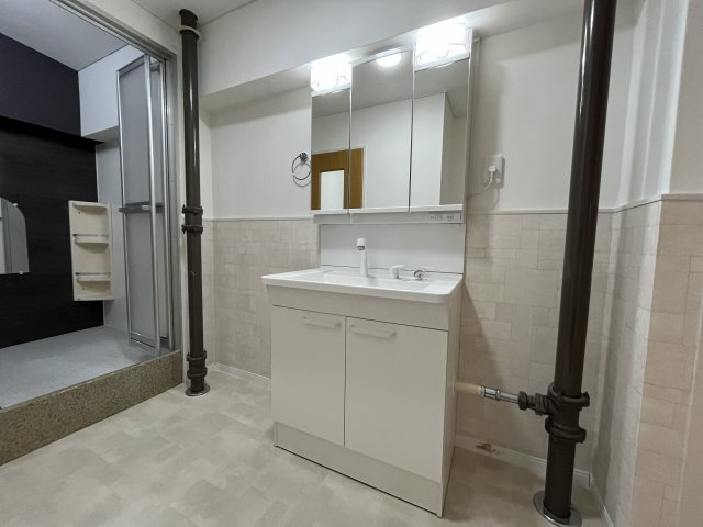 第二鳴海西住宅の独立洗面台|リフォーム中です！202511月撮影