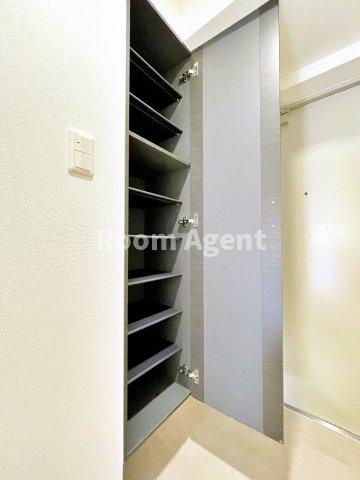 エスカルコートの玄関