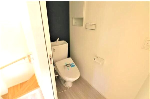 昭和区御器所二丁目戸建賃貸のトイレ