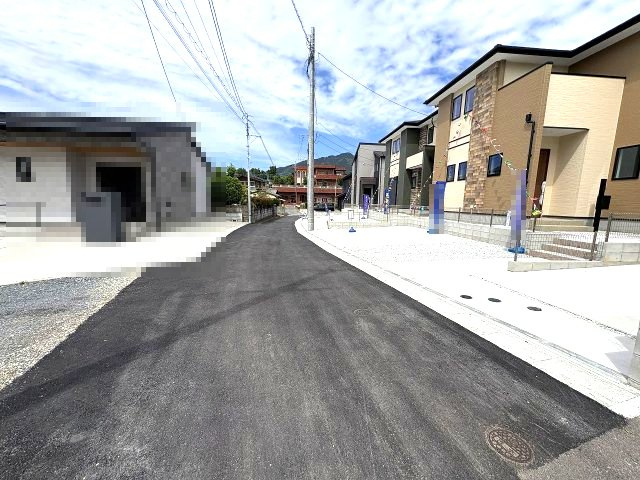 【その他】 | 糟屋郡宇美町宇美中央1丁目3期　2号棟（全6棟）【仲介手数料無料・0円】 | 現地写真。前面道路です。