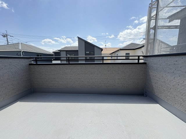 【バルコニー】 | 糟屋郡宇美町宇美中央1丁目3期　2号棟（全6棟）【仲介手数料無料・0円】 | 施工例。施工例は完成時と異なる場合があります。