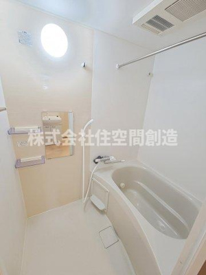 【浴室】 | ロイヤルコート岡町 | 日々の暮らしに欠かせないお風呂です！