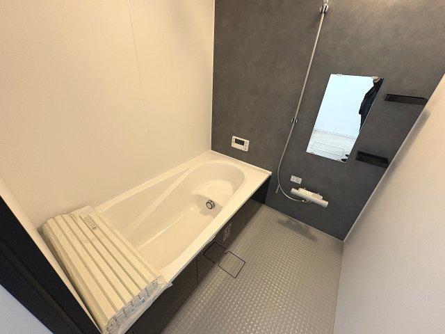 【浴室】 | 糟屋郡宇美町宇美中央1丁目3期　号棟（全6棟）【仲介手数料無料・0円】 | 施工例。浴室です。施工例は完成時と異なる場合があります。