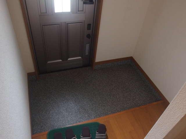 ファミール足鹿の玄関