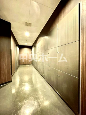 【設備】 | シティタワーズ豊洲 ザ・ツインノースタワー | 【宅配ボックス】在宅時・不在時に関わらず、居住者の代わりに非対面で宅配物を受け取ってくれる便利な設備です。わかりやすくご説明致しますので見学時にはお部屋だけではなく共用部分もぜひチェックしてください。