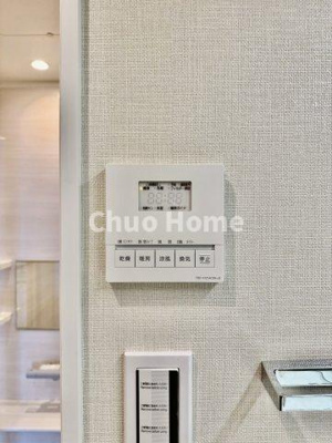 【内装】 | シティタワーズ豊洲 ザ・ツインノースタワー | 【浴室乾燥機】暖房・冷風・換気・乾燥が可能です。毎日を快適に過ごせるうれしい機能が揃っています。雨の日の洗濯物も安心です。