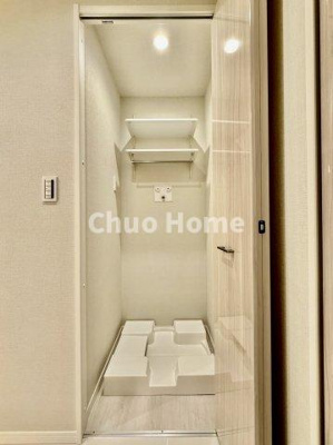 【ランドリースペース】 | シティタワーズ豊洲 ザ・ツインノースタワー | 【ランドリースペース】担当者がスケールを持ち歩いておりますので、ご見学時には現在お使いの洗濯機などがきちんと収まるかなどもチェックして下さい。見学前に測っておくと非常に便利だと思います。