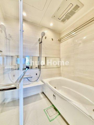 【浴室】 | シティタワーズ豊洲 ザ・ツインノースタワー | 【バスルーム】暖房換気乾燥機付きシステムバスルーム。暖房・冷風・換気・乾燥など、毎日を快適に過ごせるうれしい機能が揃っています。雨の日の洗濯物も安心です。