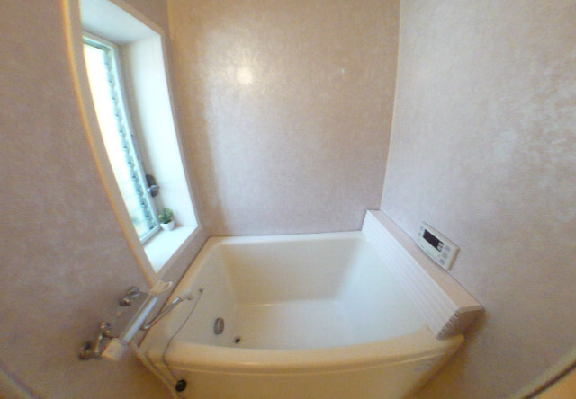 市川ガーデンヴィラBの浴室