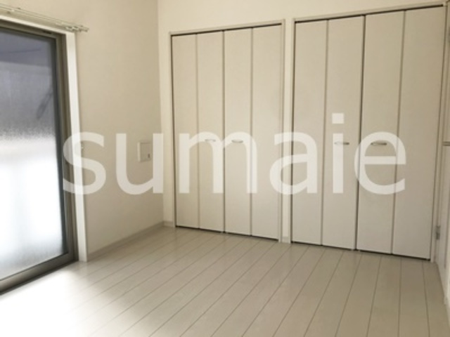 リブリ・ハイツTの居間・リビング|白を基調としたお部屋です