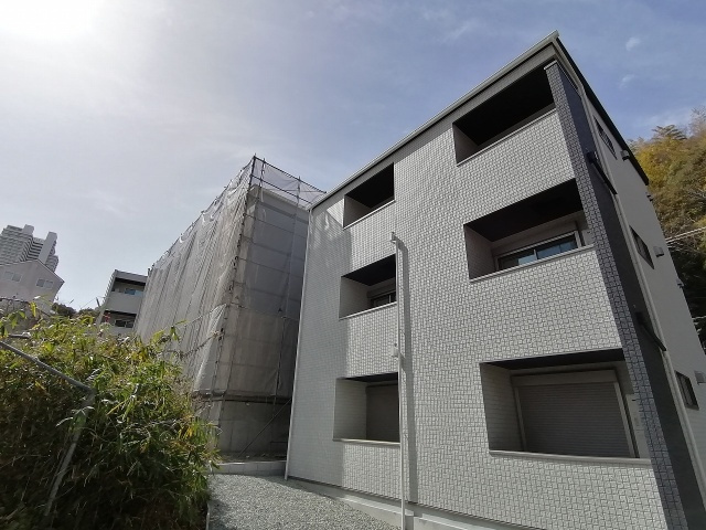 神戸市須磨区妙法寺字道正川のアパートの外観