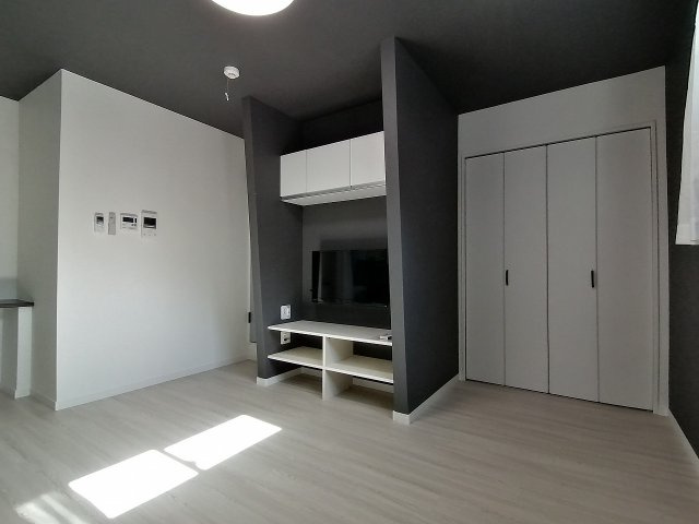 神戸市須磨区妙法寺字道正川のアパートの居間・リビング|リビング