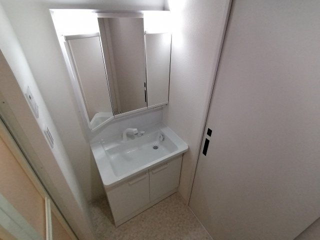 神戸市須磨区妙法寺字道正川のアパートの洗面所