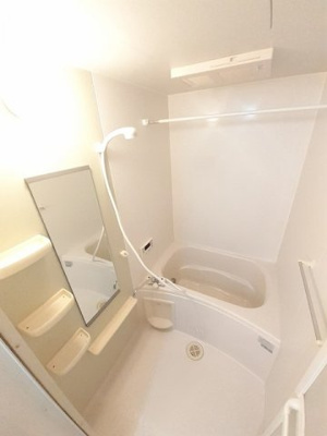 【浴室】 | フリーデ | ゆったり過ごせるお風呂です