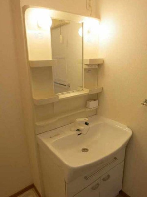 【洗面所】 | サンシャインⅡ | 忙しい朝には欠かせない洗面所です