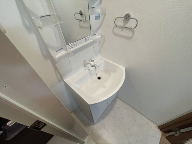 ザ・レジデンス・オブ・トーキョーJK40の独立洗面台|※別号室の参考写真です。