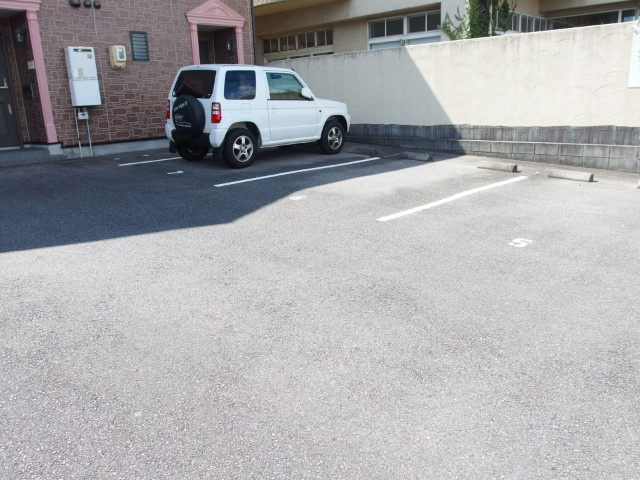 エクセル的場の駐車場