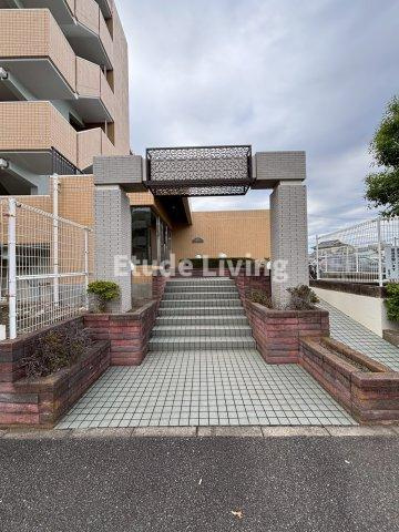 センチュリーキャニオンのエントランス