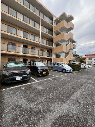 センチュリーキャニオンの駐車場