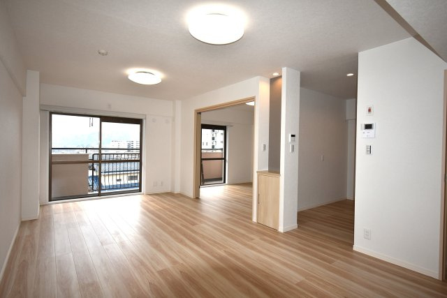 南向き・ヴェルドミール支倉の居間・リビング